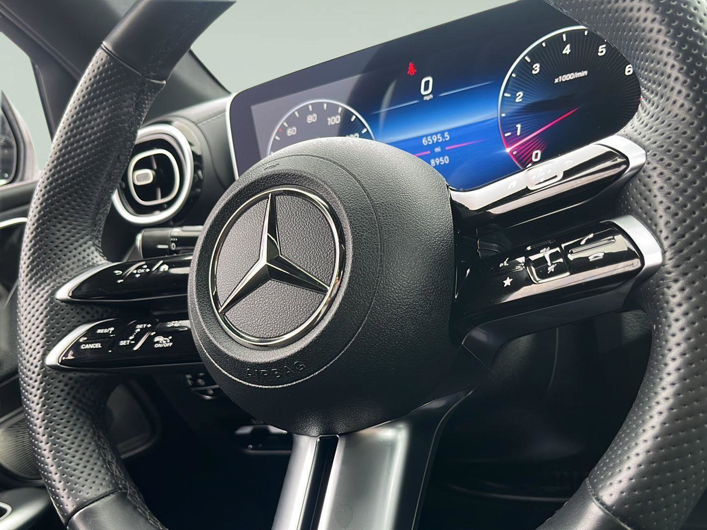 Used 2024 Mercedes-Benz GLC 300 4MATIC image 15