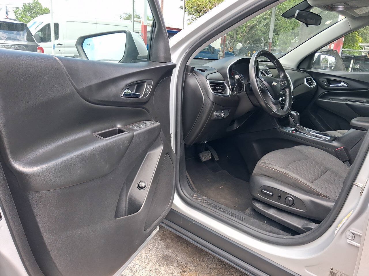 Used 2019 Chevrolet Equinox LT FWD image 9
