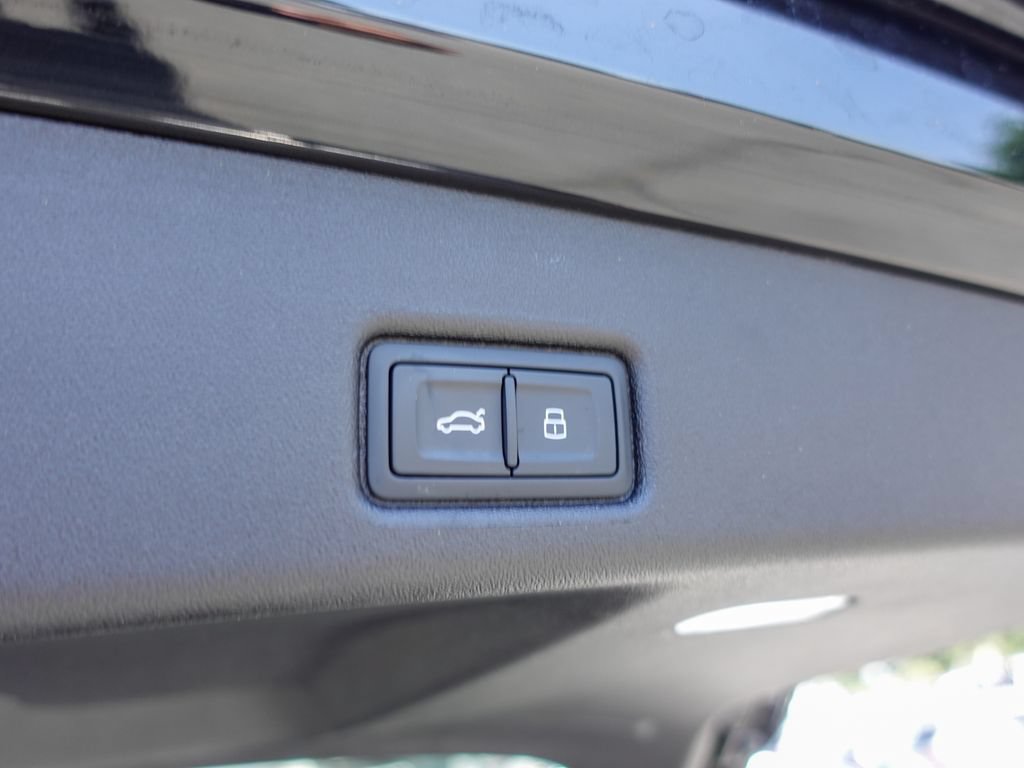 Used 2025 Audi Q5 Premium w/ Convenience Package AWD/4WD image 33