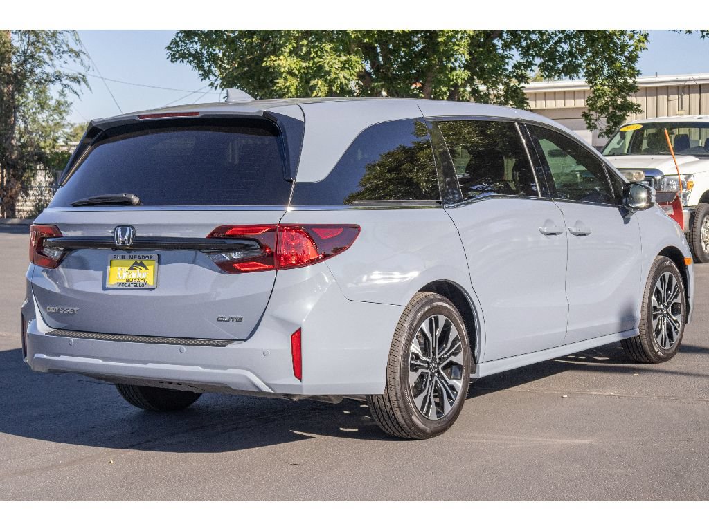 Used 2026 Honda Odyssey Elite image 3