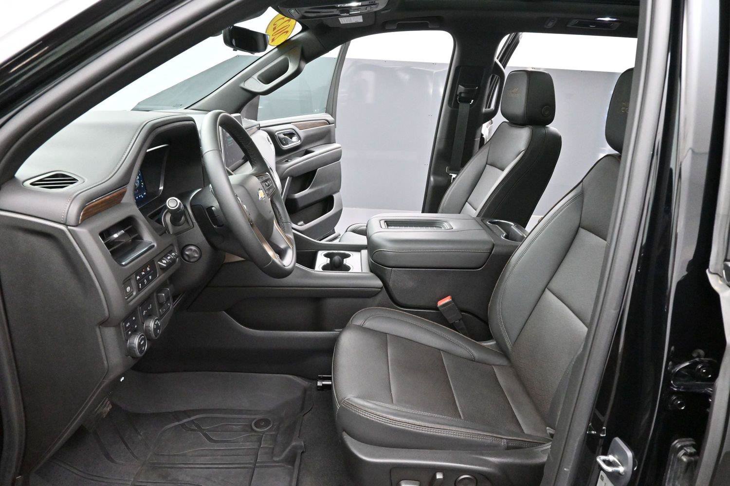 Used 2023 Chevrolet Tahoe High Country AWD/4WD image 12