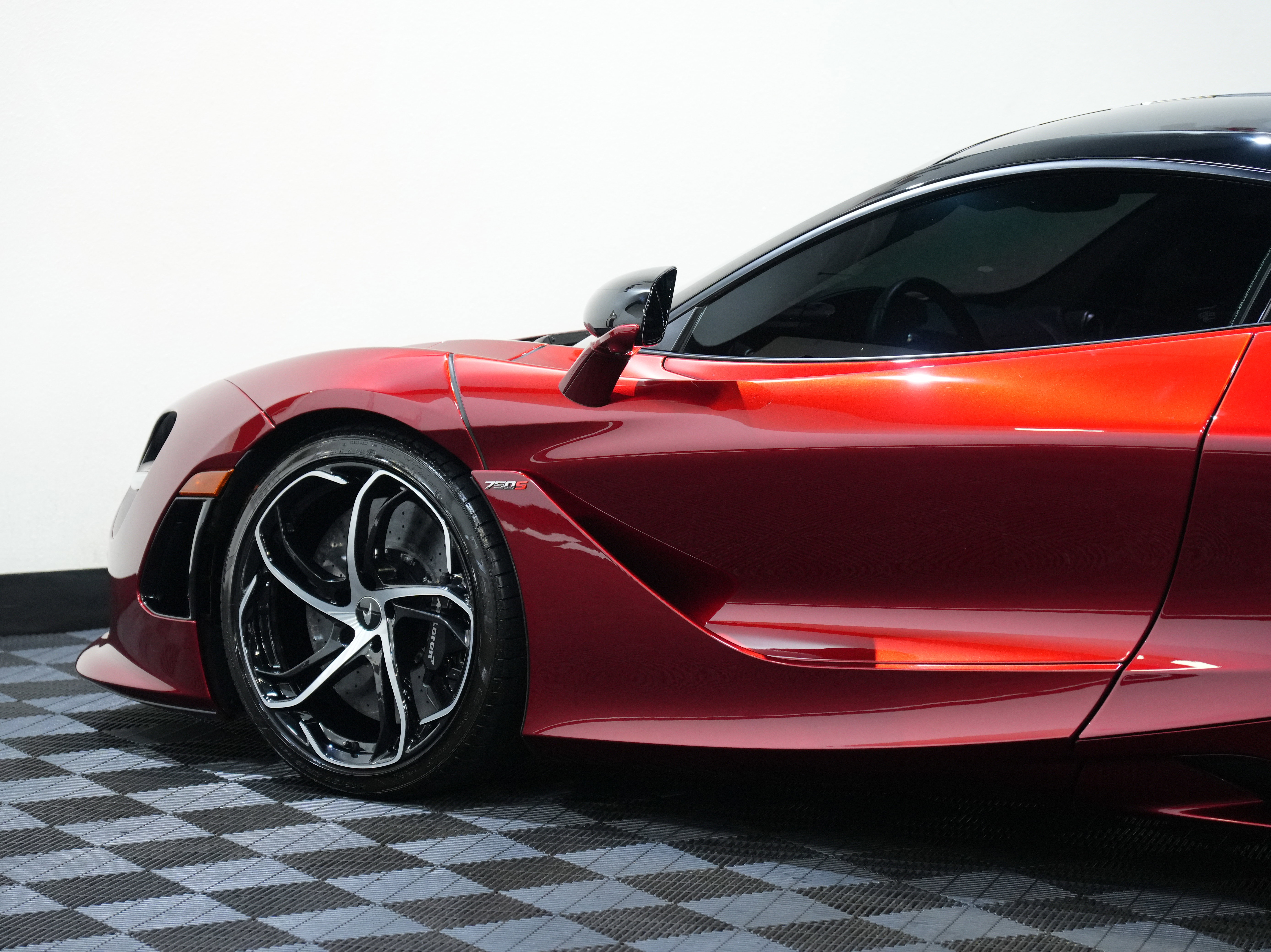Used 2024 McLaren 750S image 26
