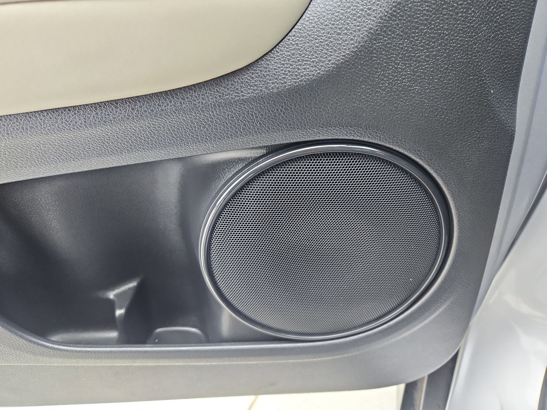 Used 2022 Honda HR-V LX image 11