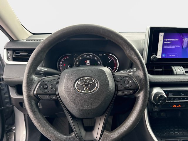 Used 2025 Toyota RAV4 XLE FWD image 25