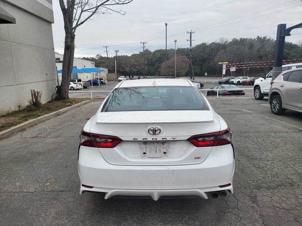 Used 2024 Toyota Camry SE image 13