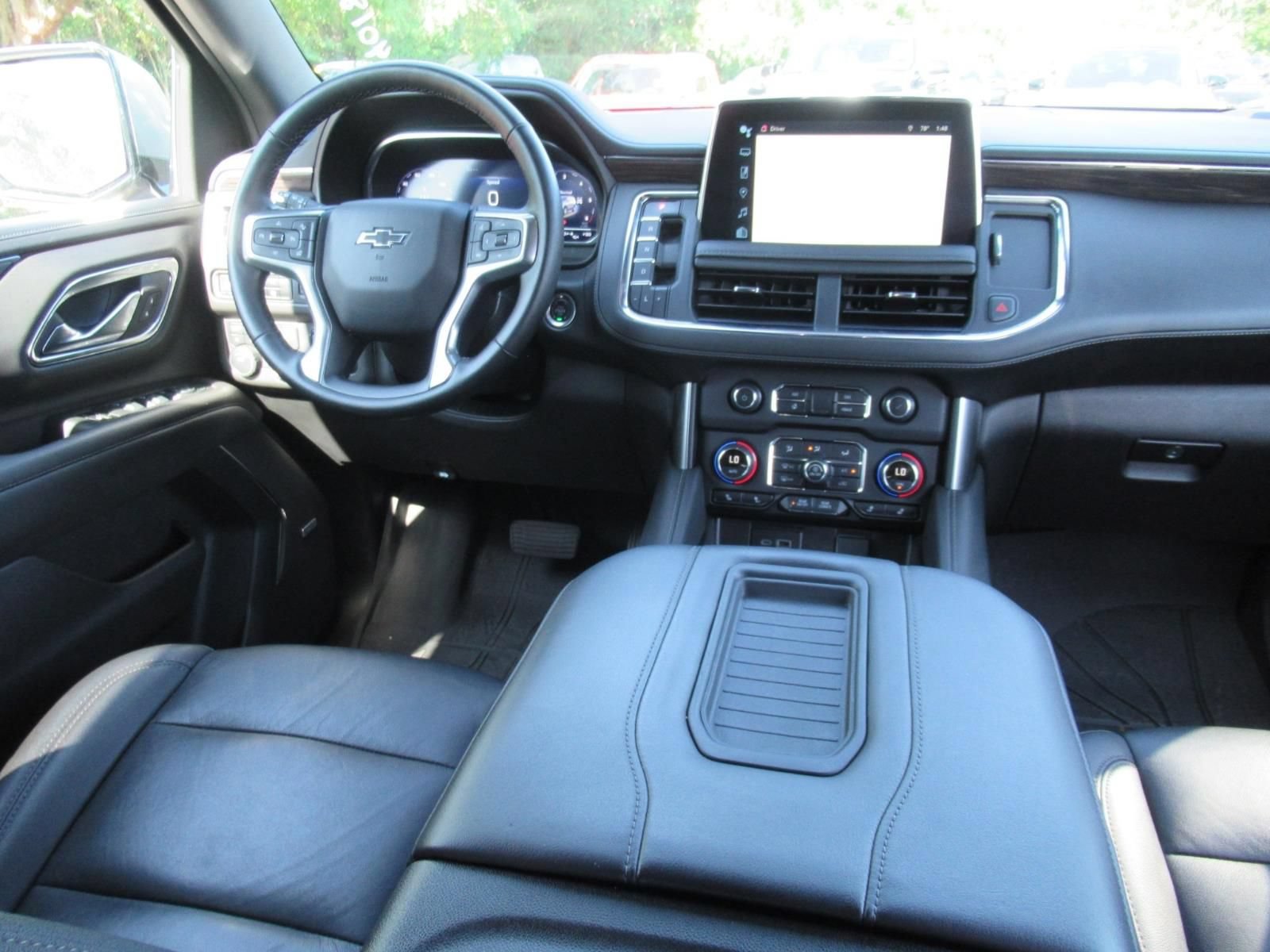 Used 2024 Chevrolet Tahoe Z71 w/ Luxury Package AWD/4WD image 13
