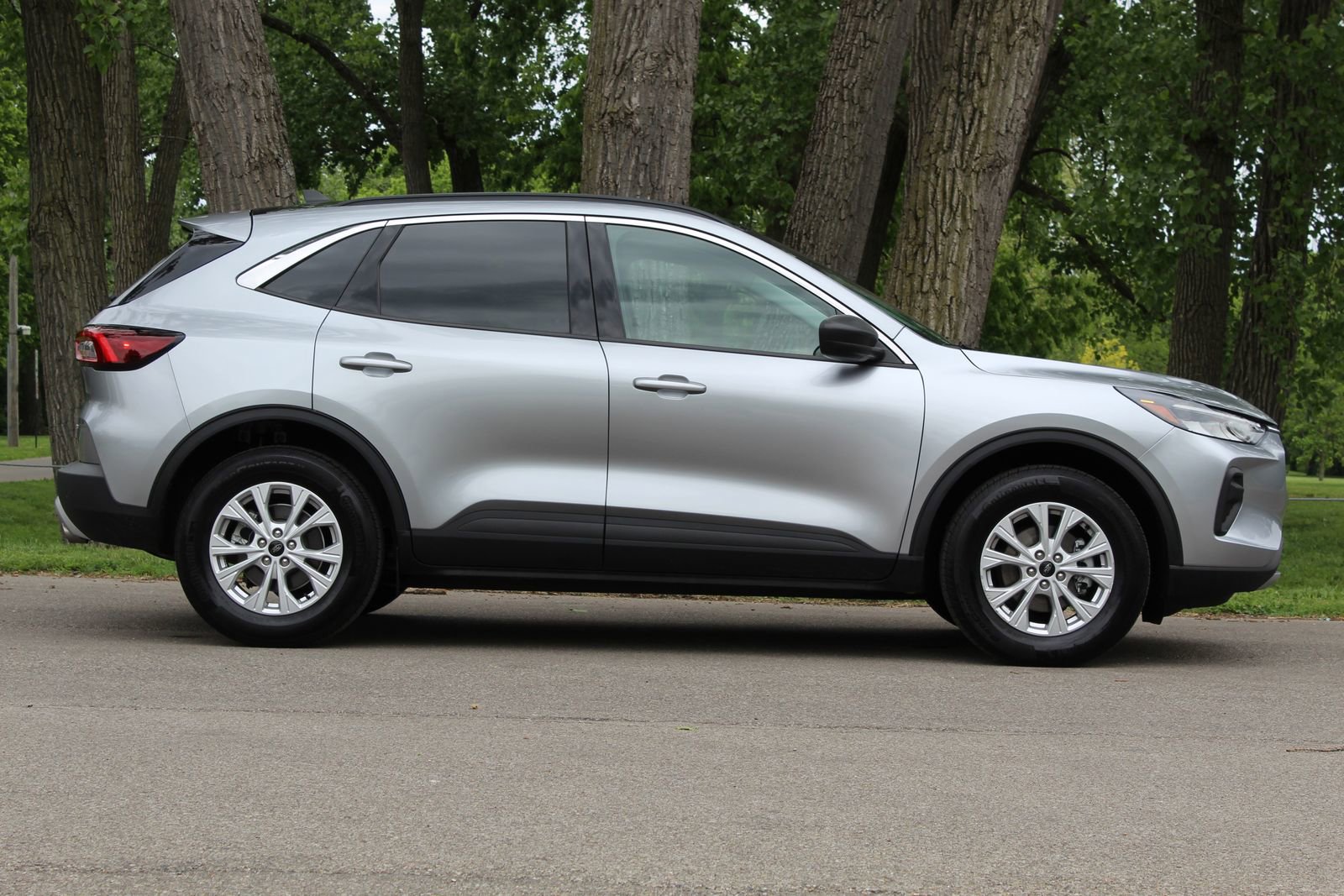 Used 2024 Ford Escape Active w/ Tech Pack #1 AWD/4WD image 9
