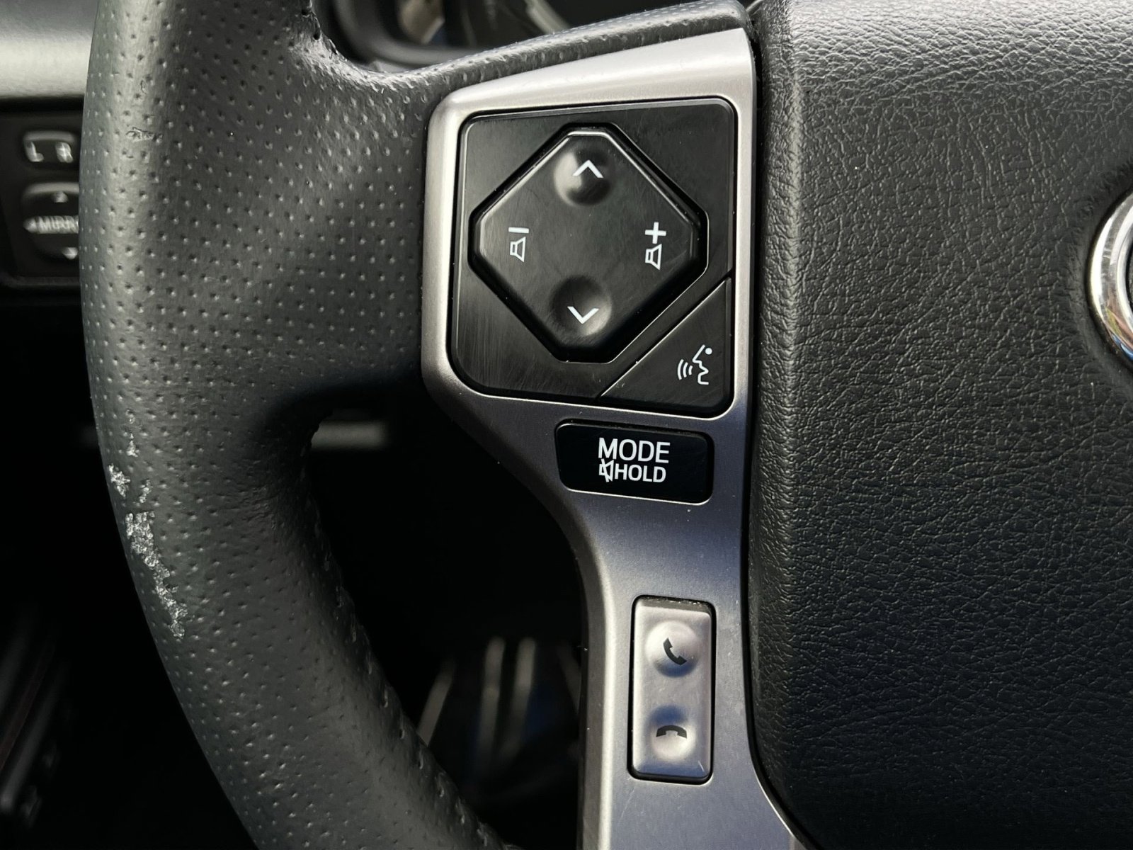 Used 2021 Toyota 4Runner Limited AWD/4WD image 39