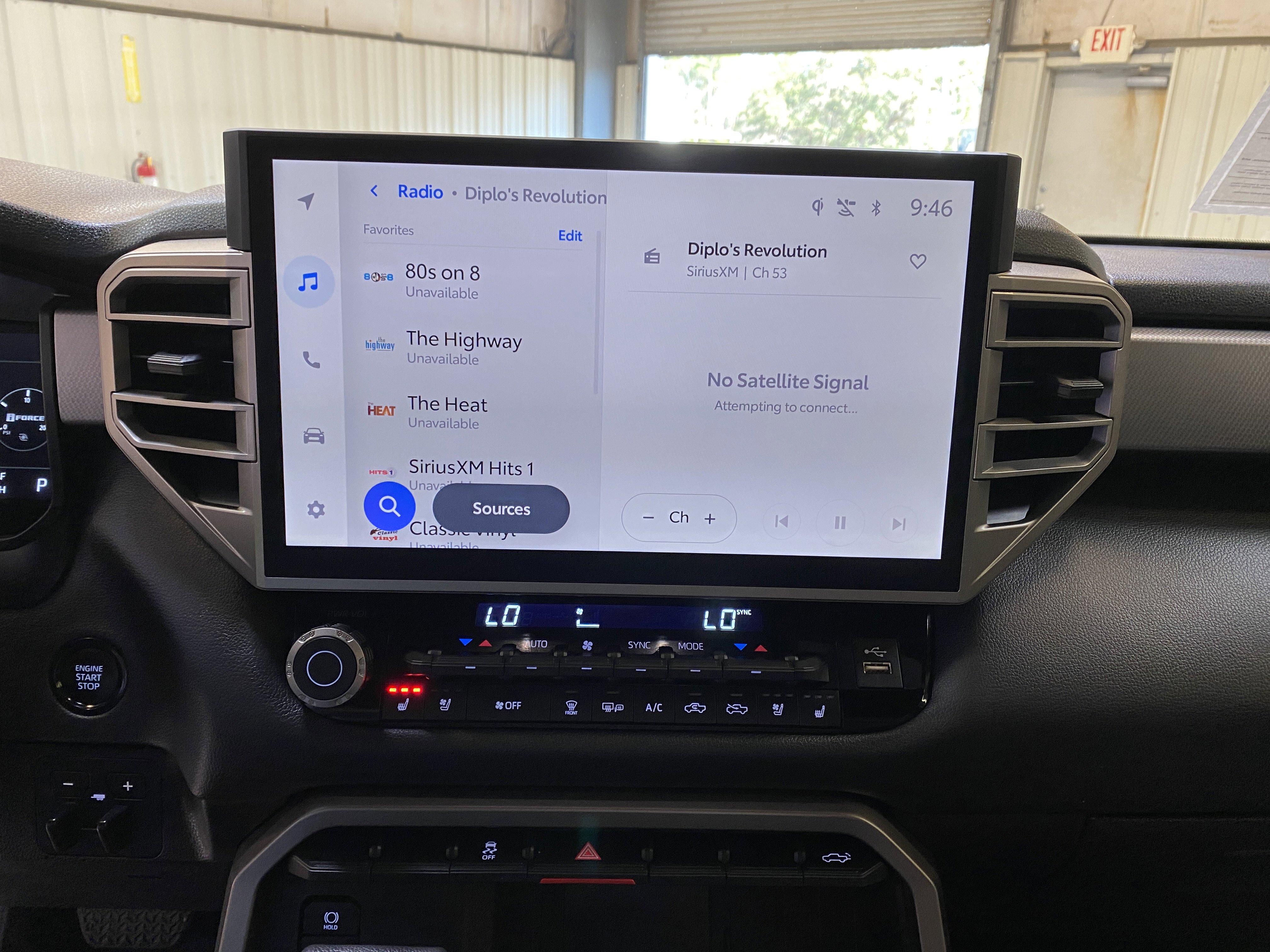 Used 2025 Toyota Tundra Limited w/ Power Package image 39