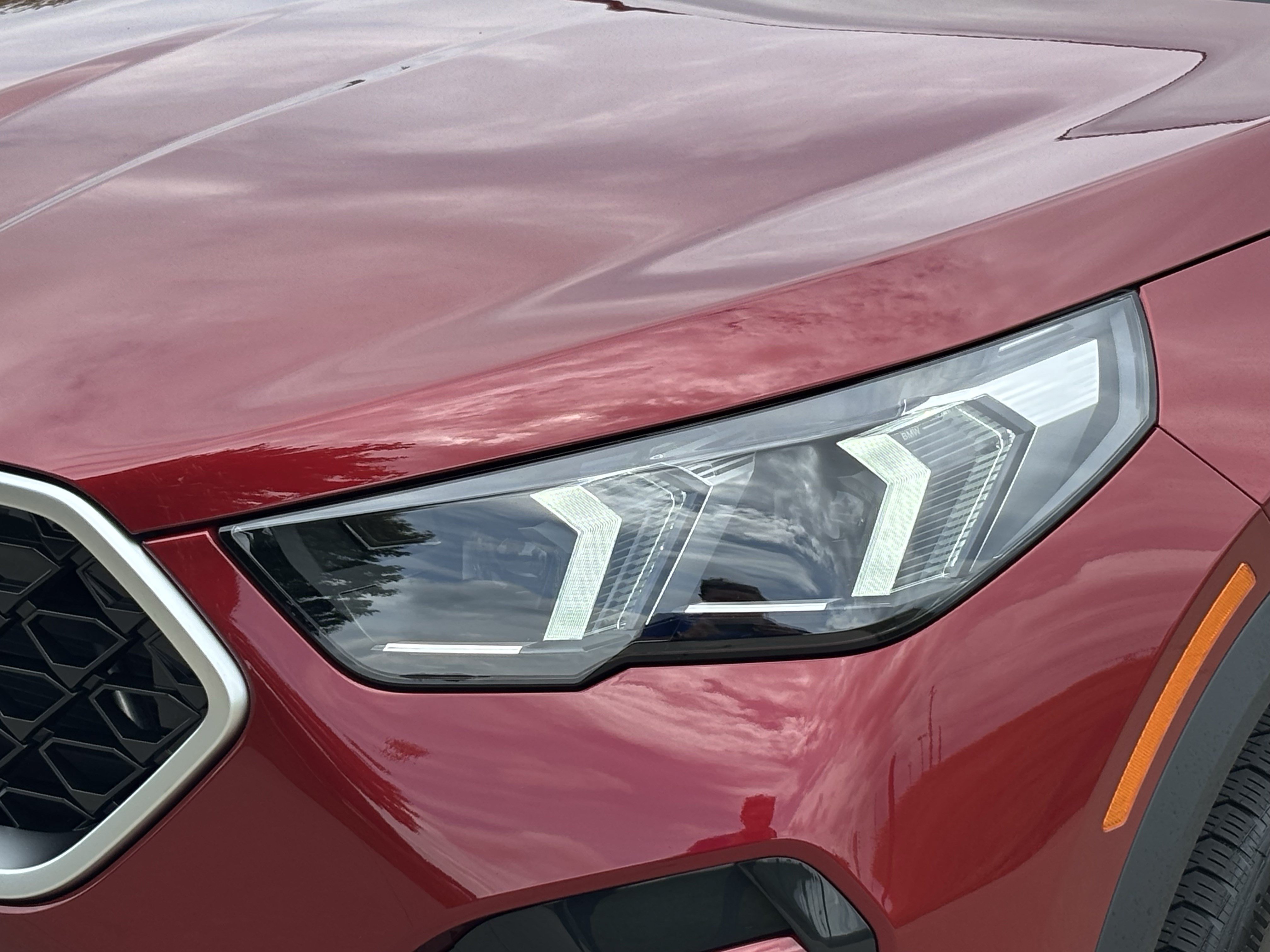 Certified 2025 BMW X2 xDrive28i AWD/4WD image 6