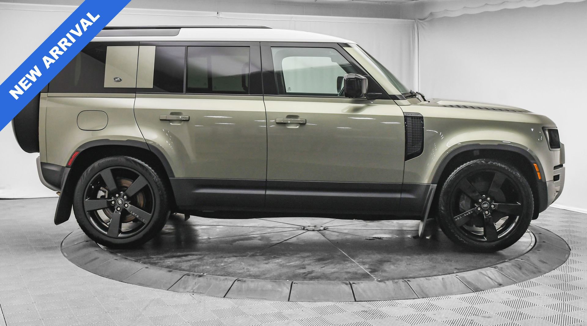 Used 2024 Land Rover Defender 110 S image 9