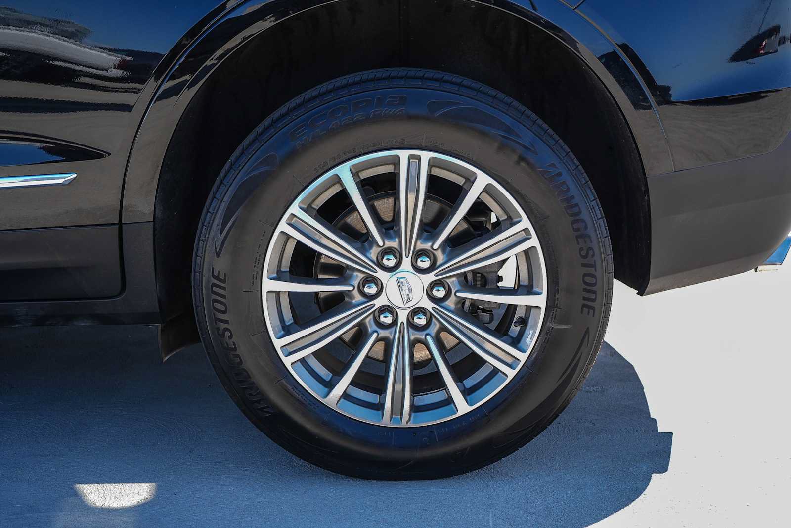 Used 2018 Cadillac XT5 Luxury w/ Driver Awareness Package AWD/4WD image 10