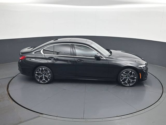 Used 2025 BMW 330i xDrive Sedan w/ Premium Package AWD/4WD image 16