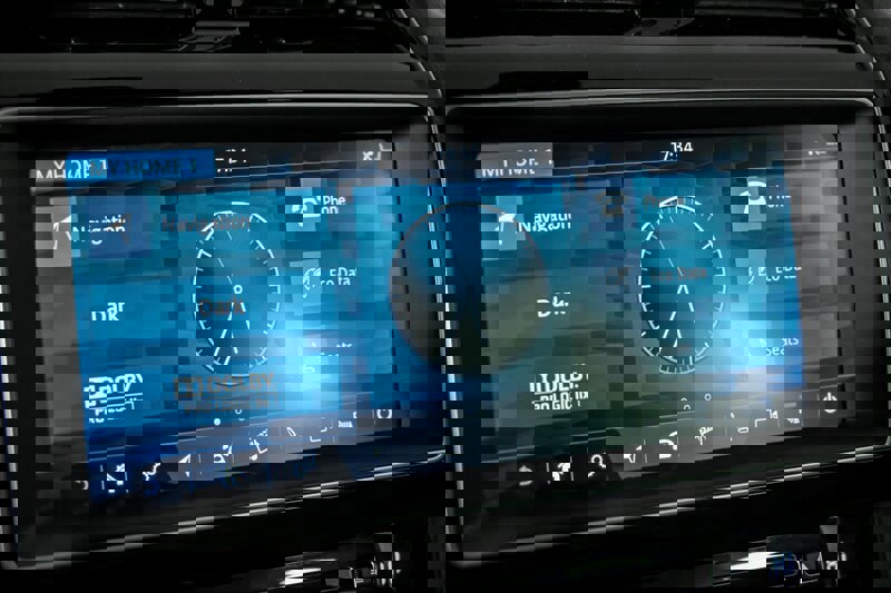 Used 2017 Jaguar F-PACE Prestige image 29