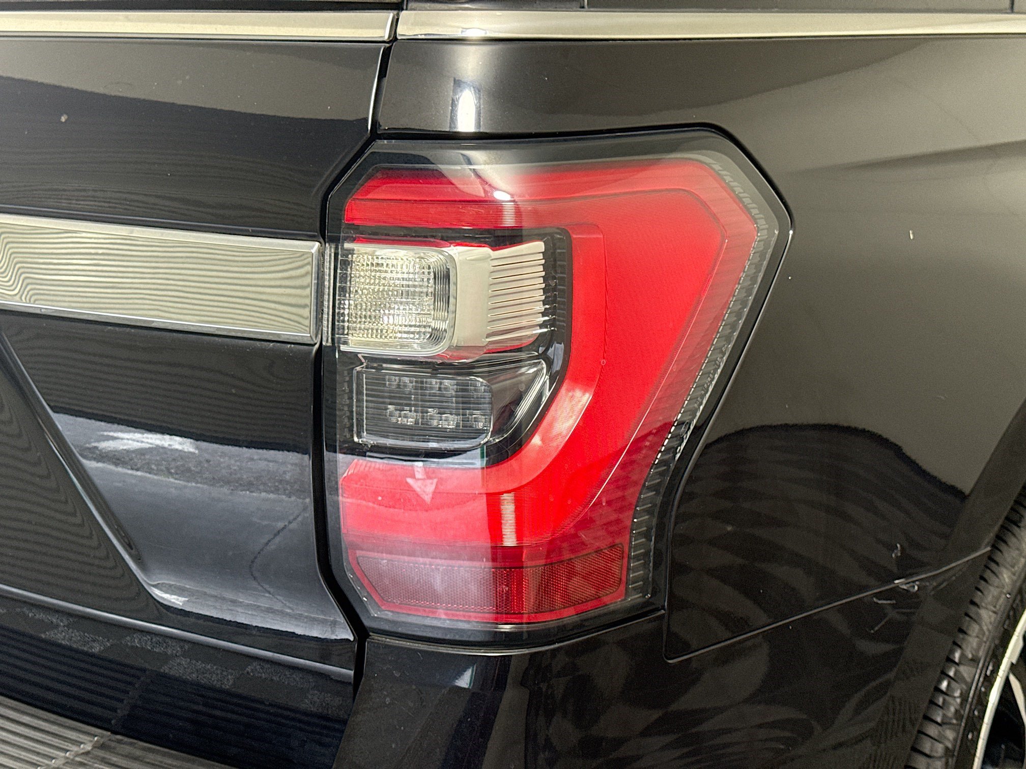 Used 2019 Ford Expedition Limited w/ Special Edition Package RWD image 34