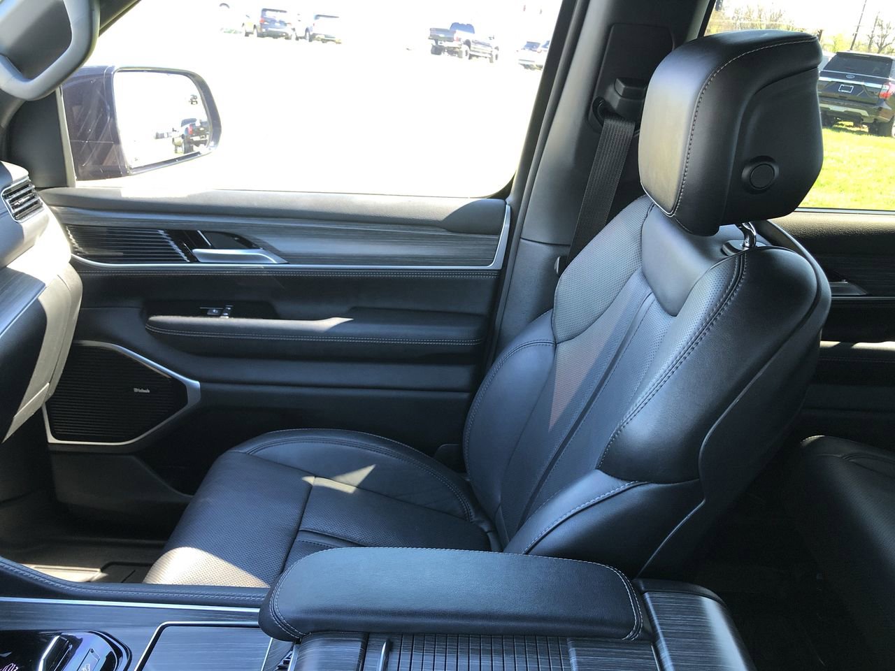 Used 2024 Jeep Wagoneer Series III w/ Premium Group I image 25