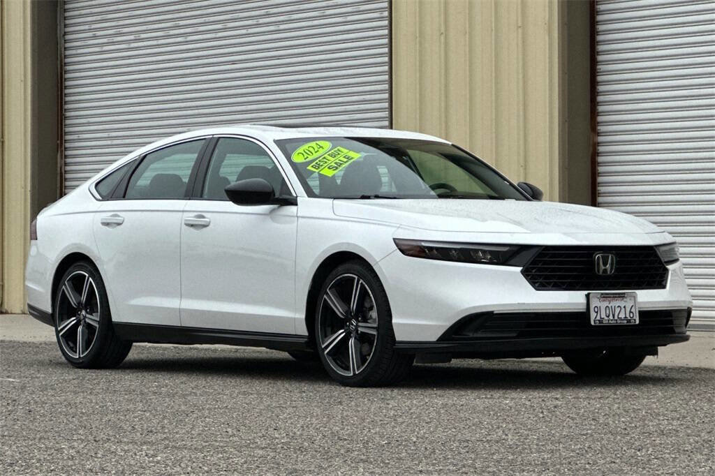 Used 2024 Honda Accord Sport image 2