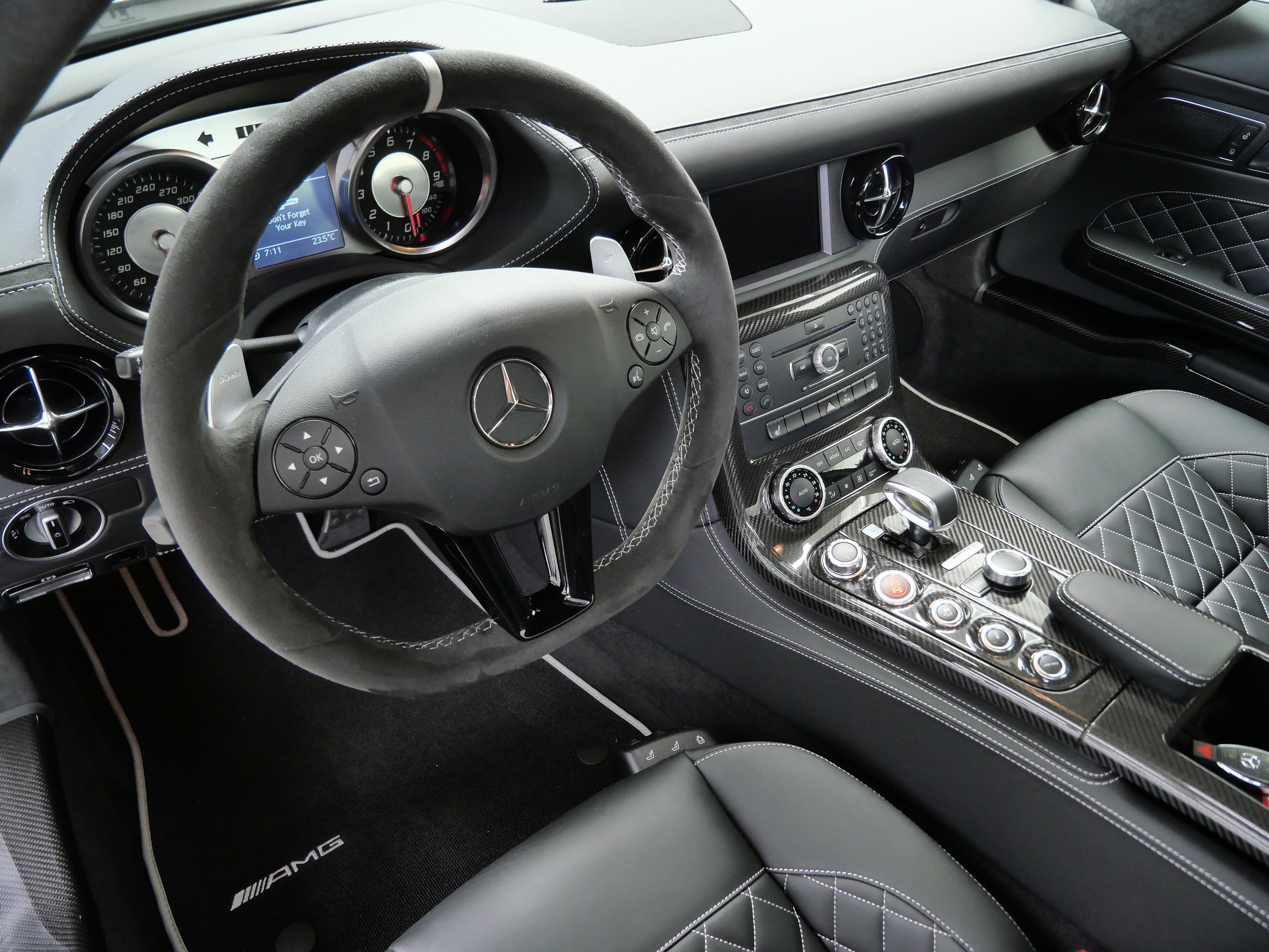 Used 2015 Mercedes-Benz SLS AMG GT Final Edition image 21