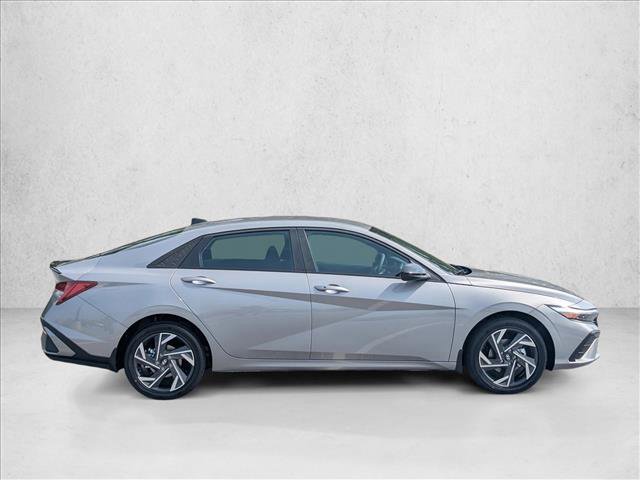 Certified 2025 Hyundai Elantra SEL image 8