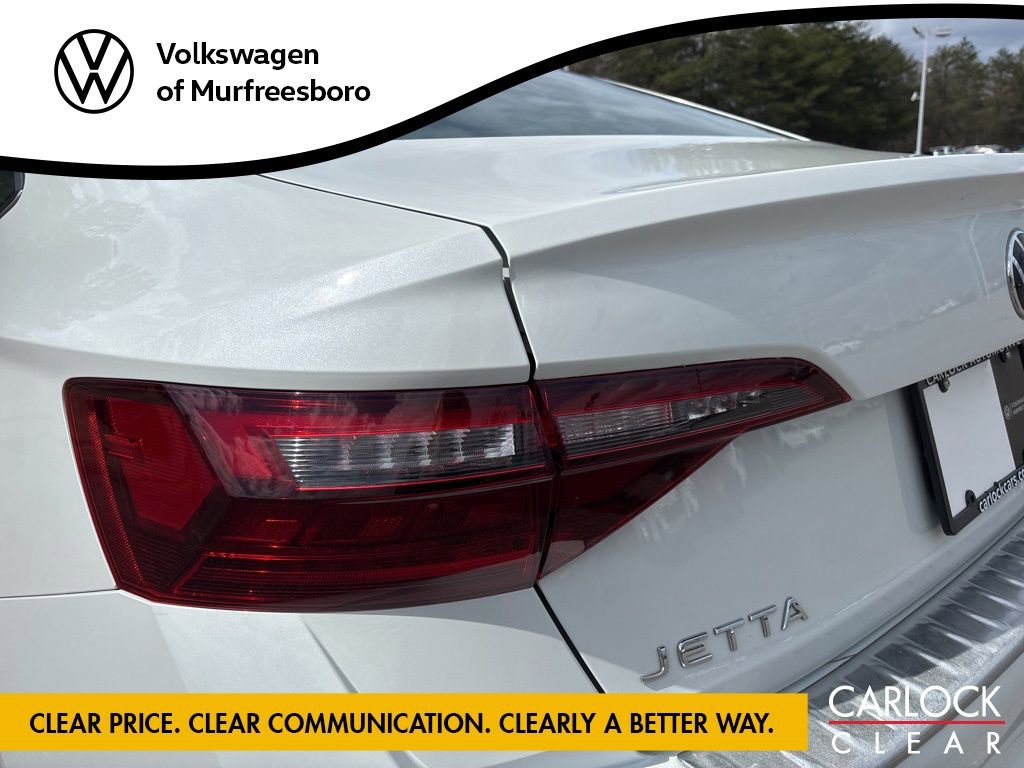 Certified 2023 Volkswagen Jetta SE w/ Panoramic Sunroof Package image 15