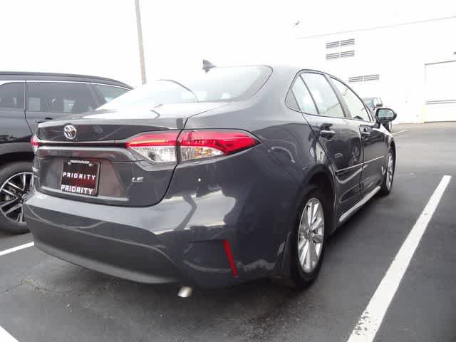 Used 2025 Toyota Corolla LE w/ LE Premium Package FWD image 4