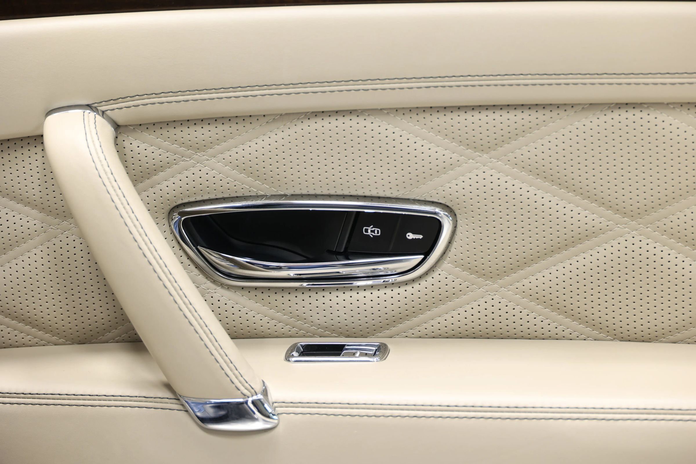 Used 2014 Bentley Flying Spur W12 AWD/4WD image 94