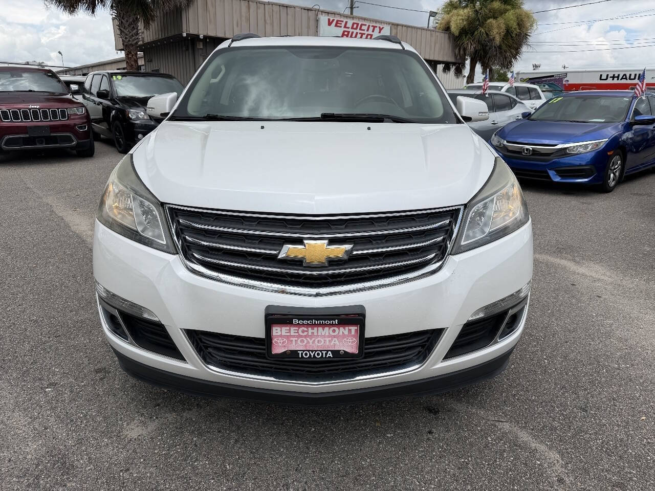 Used 2016 Chevrolet Traverse LT FWD image 2