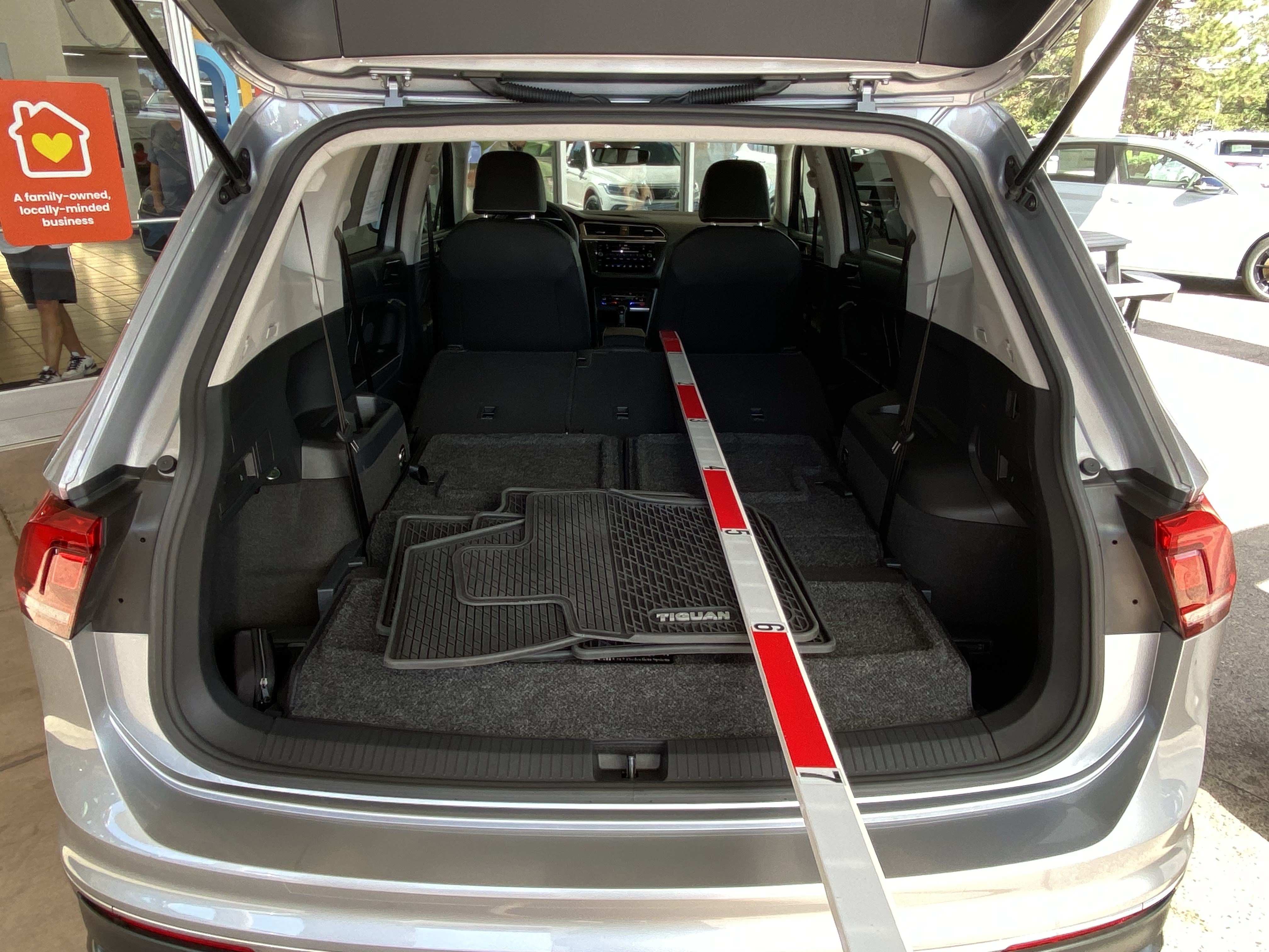 Certified 2023 Volkswagen Tiguan SE FWD image 19