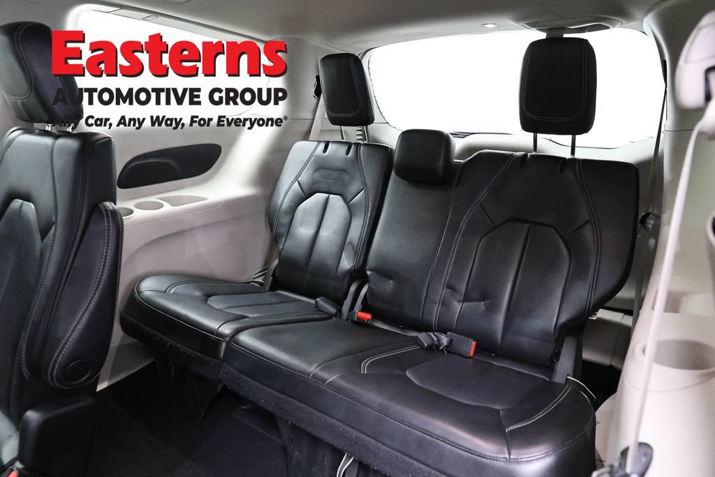 Used 2023 Chrysler Pacifica Touring-L FWD image 26