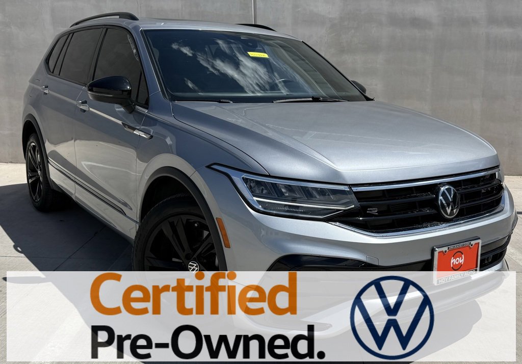 Certified 2024 Volkswagen Tiguan SE R-Line image 1