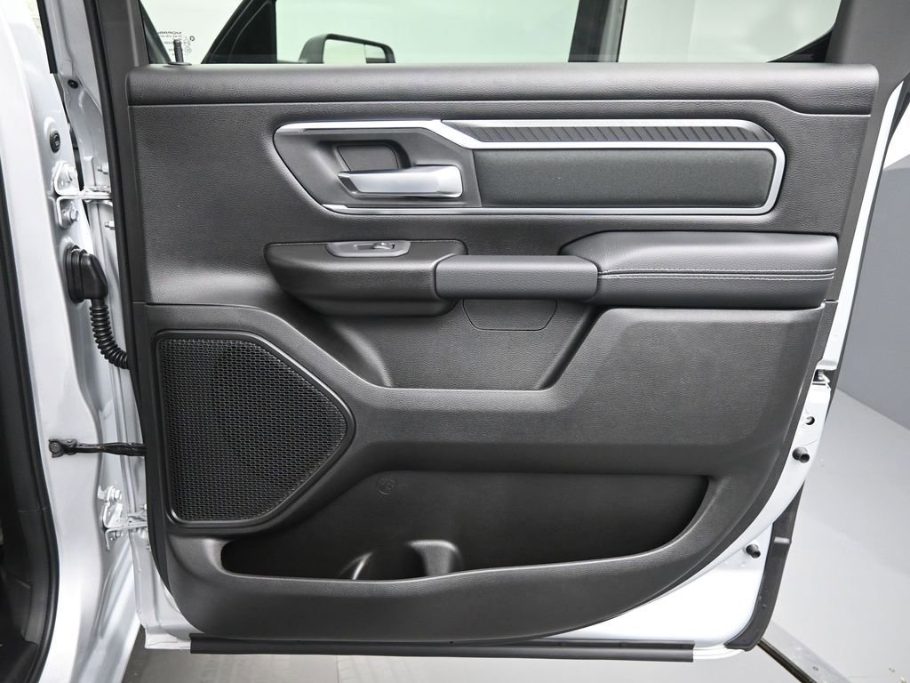 New 2026 RAM 1500 4x4 Crew Cab image 16