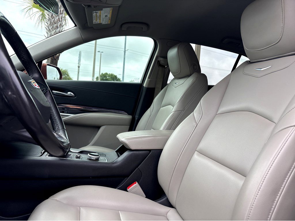 Used 2019 Cadillac XT4 Luxury FWD image 12