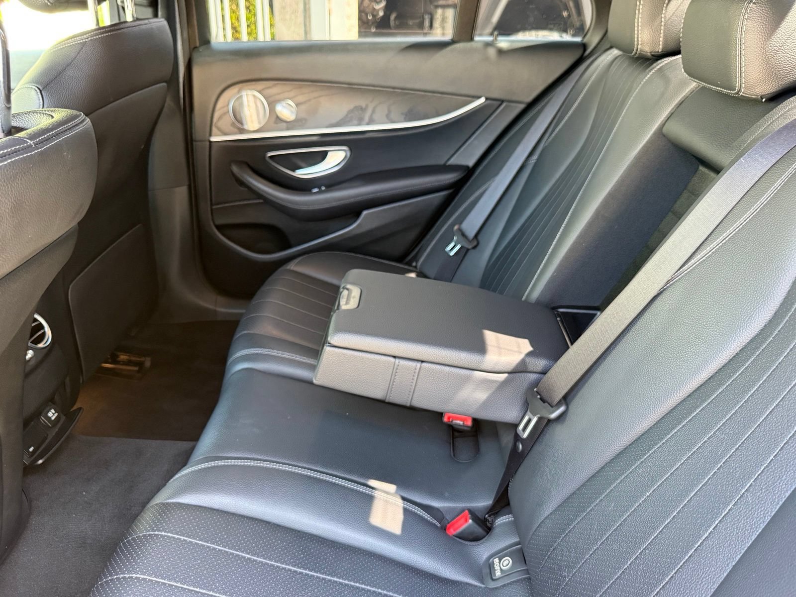 Used 2019 Mercedes-Benz E 300 image 40