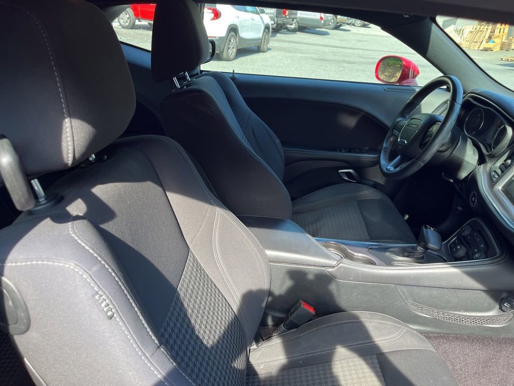 Used 2017 Dodge Challenger SXT RWD image 19