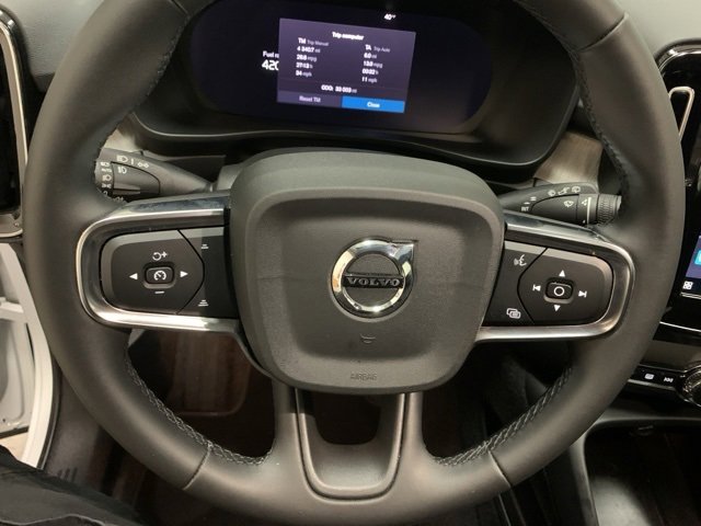 Certified 2024 Volvo XC40 B5 Core image 13