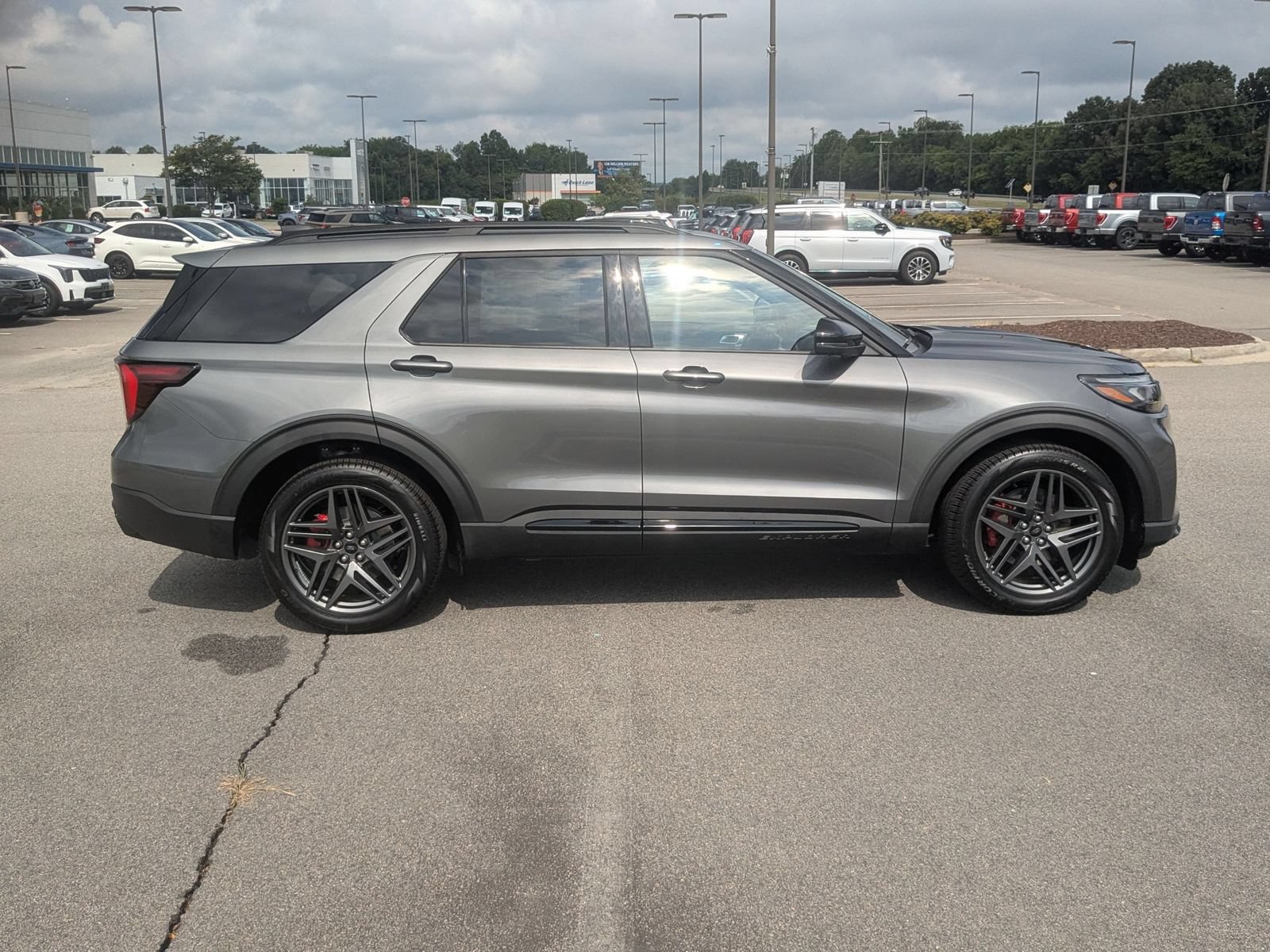 New 2026 Ford Explorer ST w/ Sun And Sound Package AWD/4WD image 2