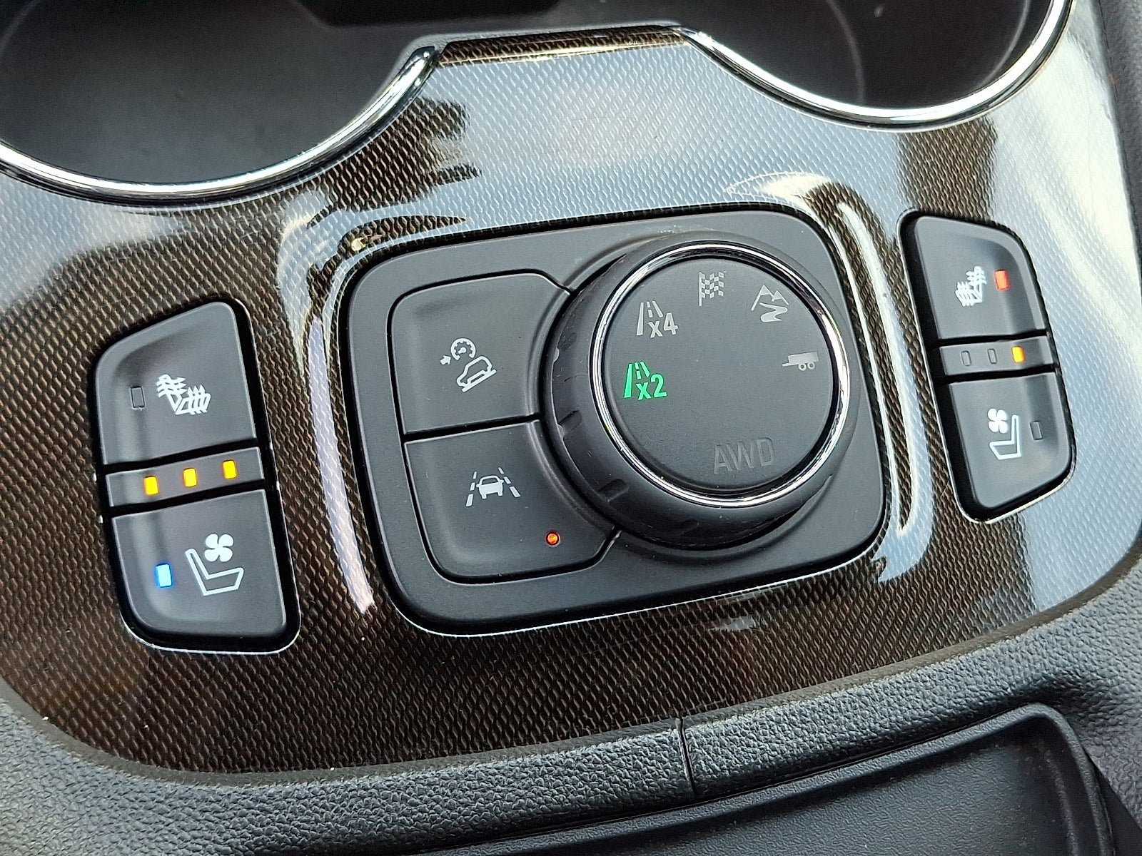 Used 2023 GMC Acadia AT4 w/ Technology Package AWD/4WD image 26