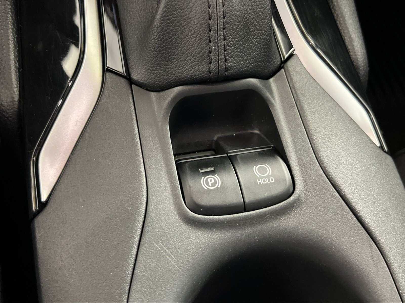Used 2025 Toyota Corolla Cross AWD Hybrid image 32
