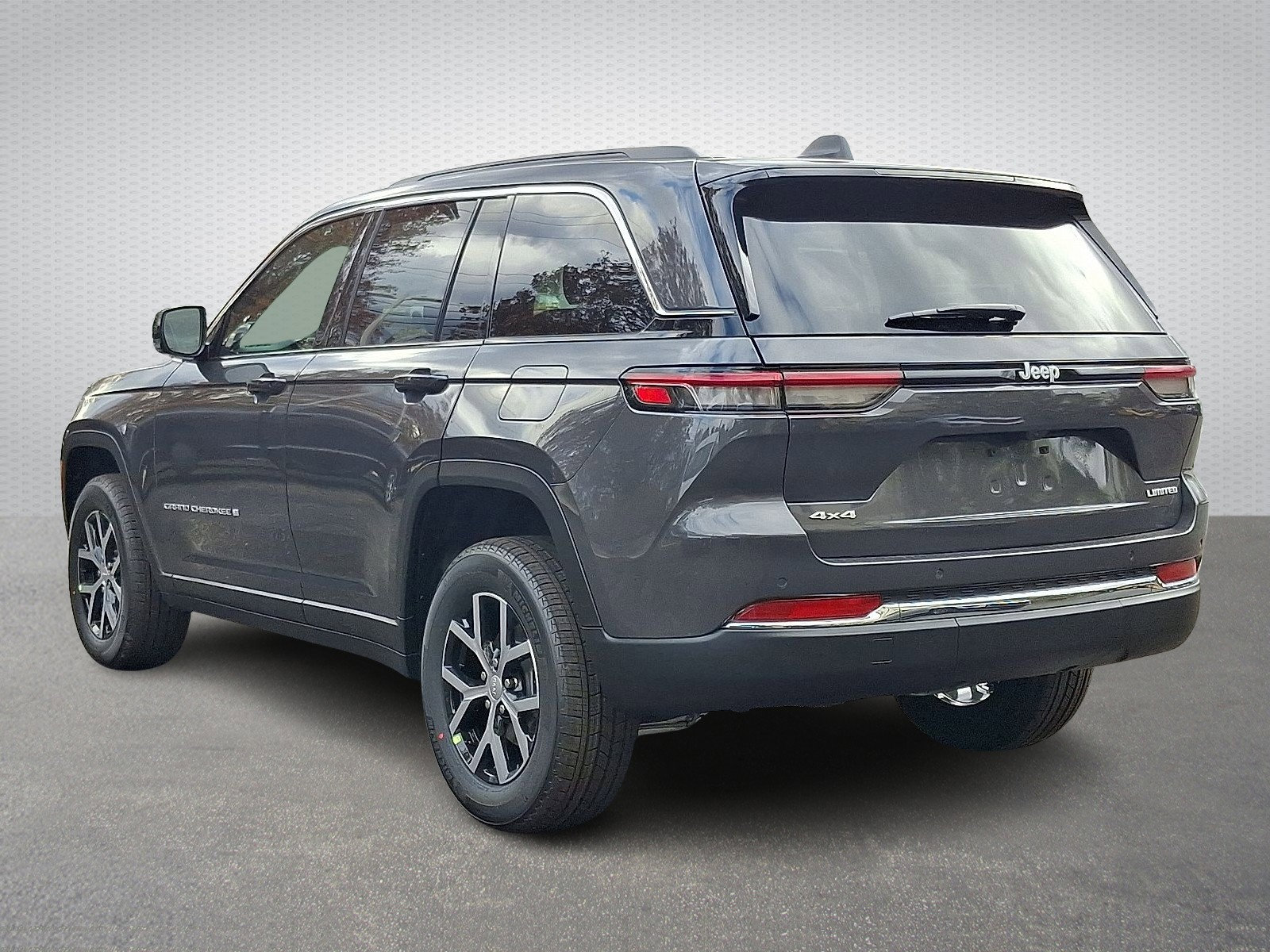 New 2025 Jeep Grand Cherokee Limited image 4
