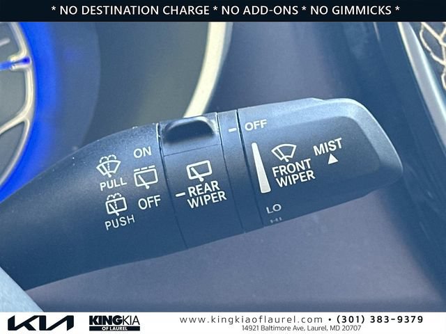Used 2023 Chrysler Voyager LX FWD image 13