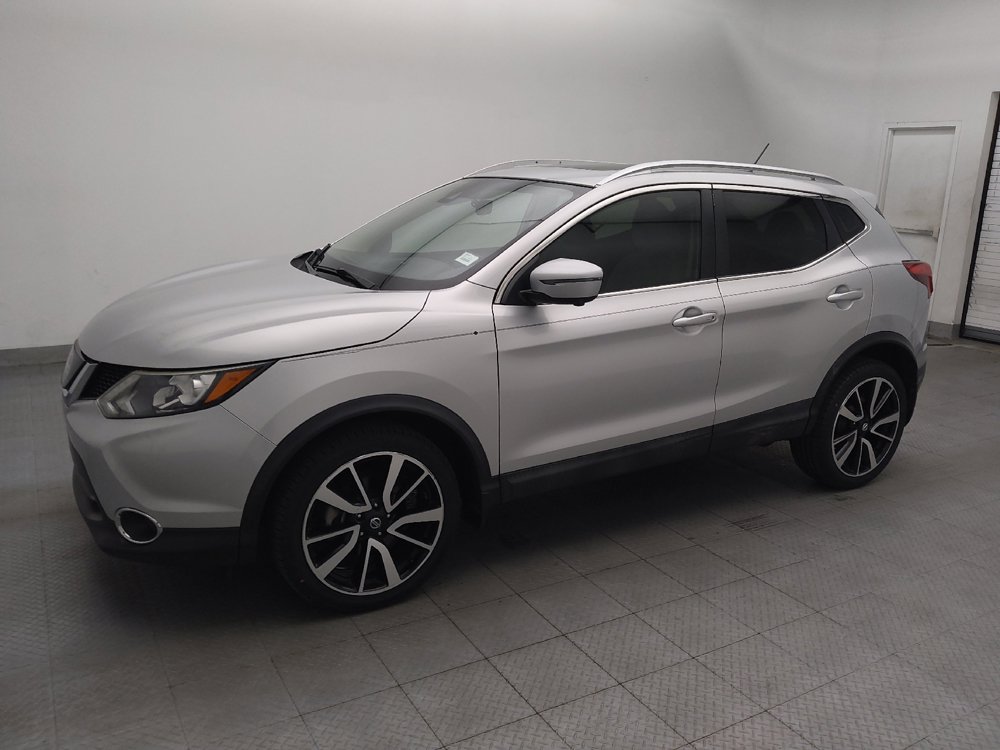 Used 2019 Nissan Rogue Sport SL w/ Premium Package FWD image 2