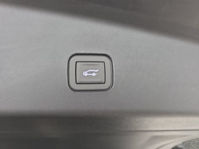 New 2027 Cadillac Vistiq Premium Luxury w/ LPO, Floor Liner Package AWD/4WD image 31