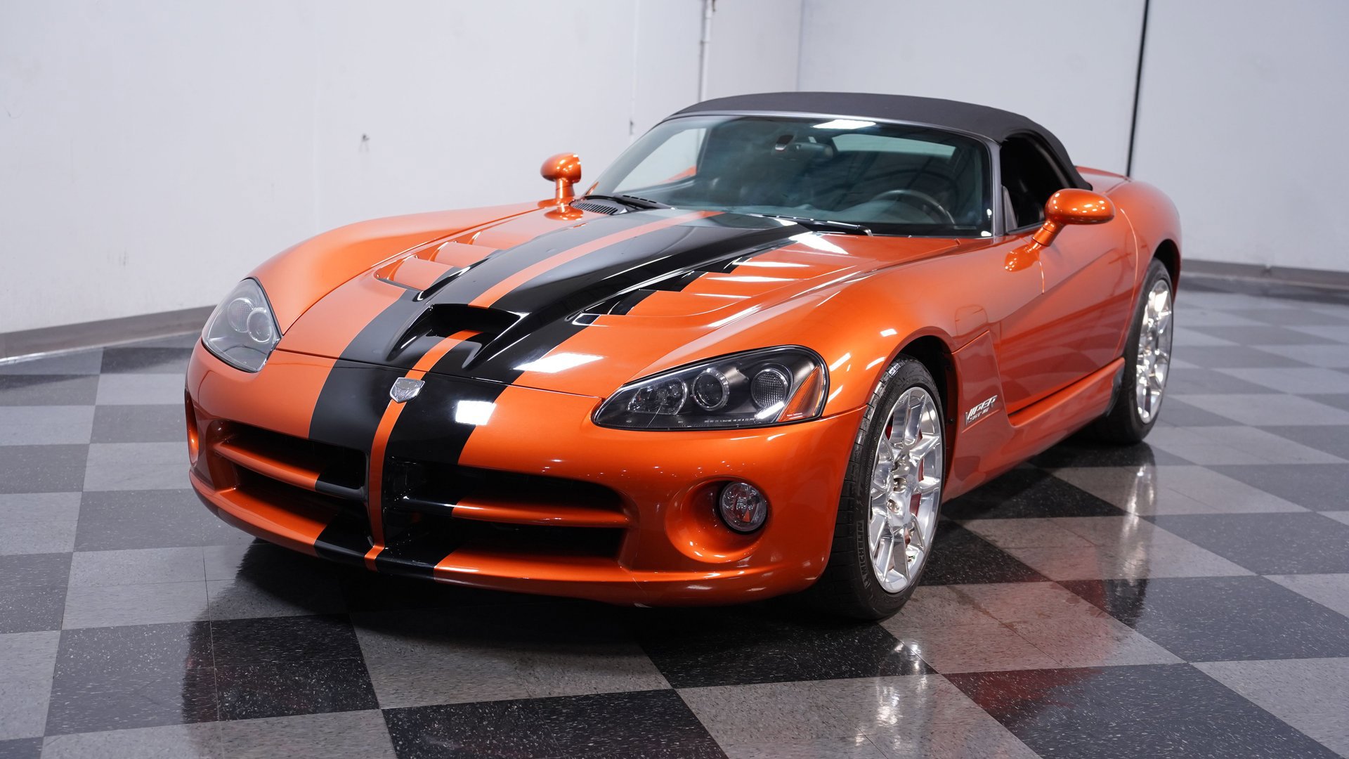 Used 2010 Dodge Viper SRT-10 image 16