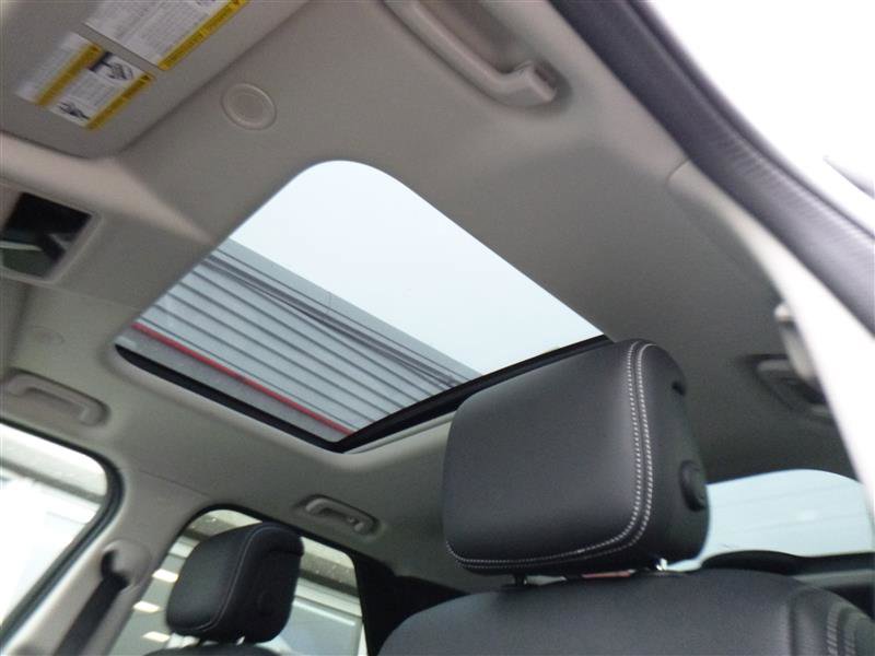 Used 2024 Land Rover Discovery S image 18