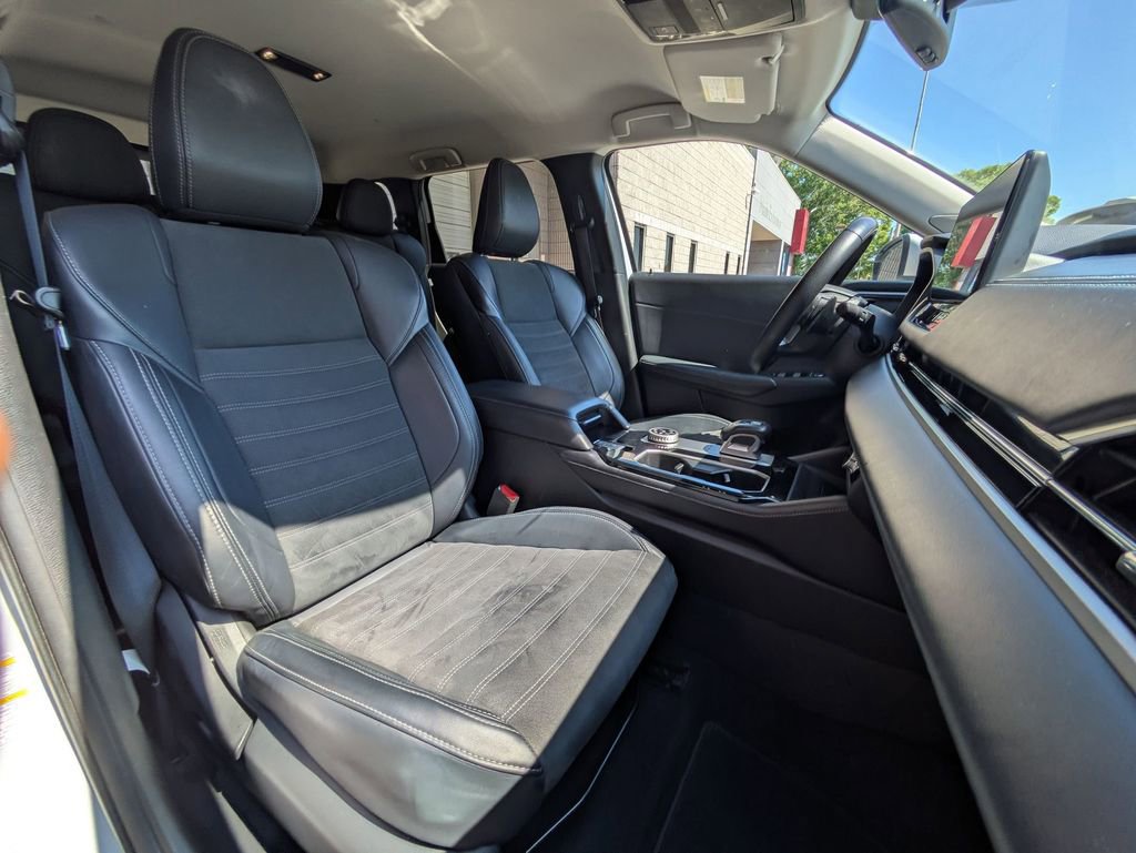 Used 2025 Mitsubishi Outlander SE AWD/4WD image 32