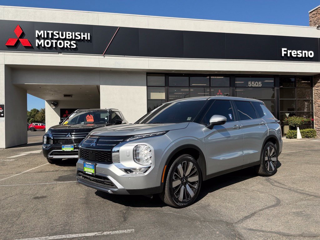New 2026 Mitsubishi Outlander SE