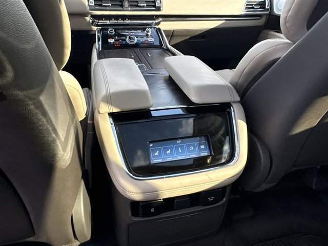 Used 2024 Lincoln Navigator L Reserve image 22