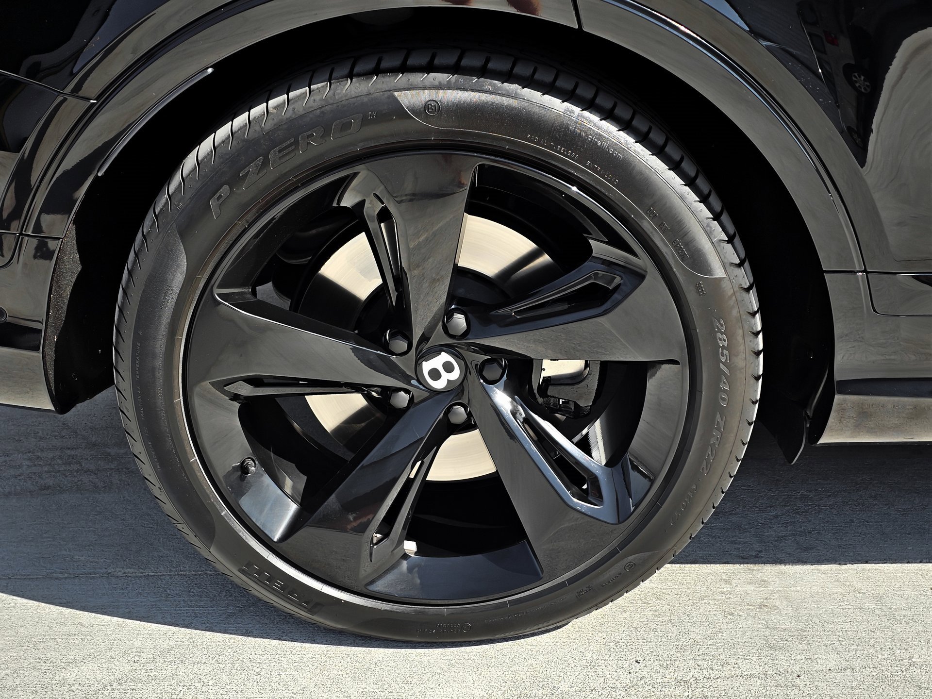 Used 2023 Bentley Bentayga Extended Wheelbase image 86