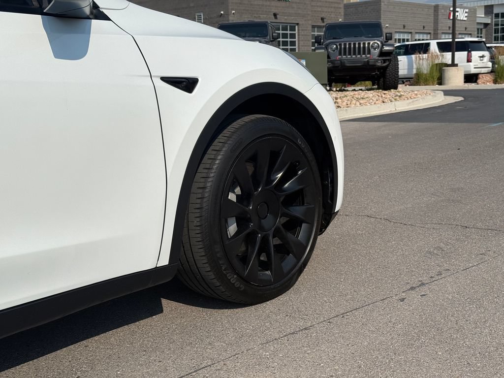 Used 2022 Tesla Model Y Long Range AWD/4WD image 7