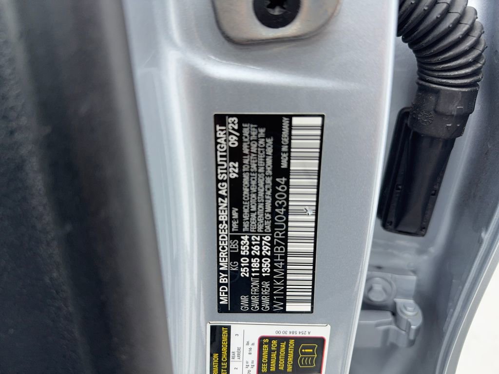 Used 2024 Mercedes-Benz GLC 300 4MATIC image 42